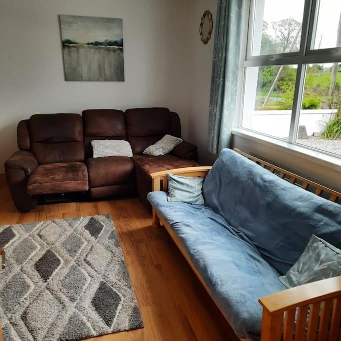 Cheerful Three Bedroom Country Cottage Балліна Екстер'єр фото